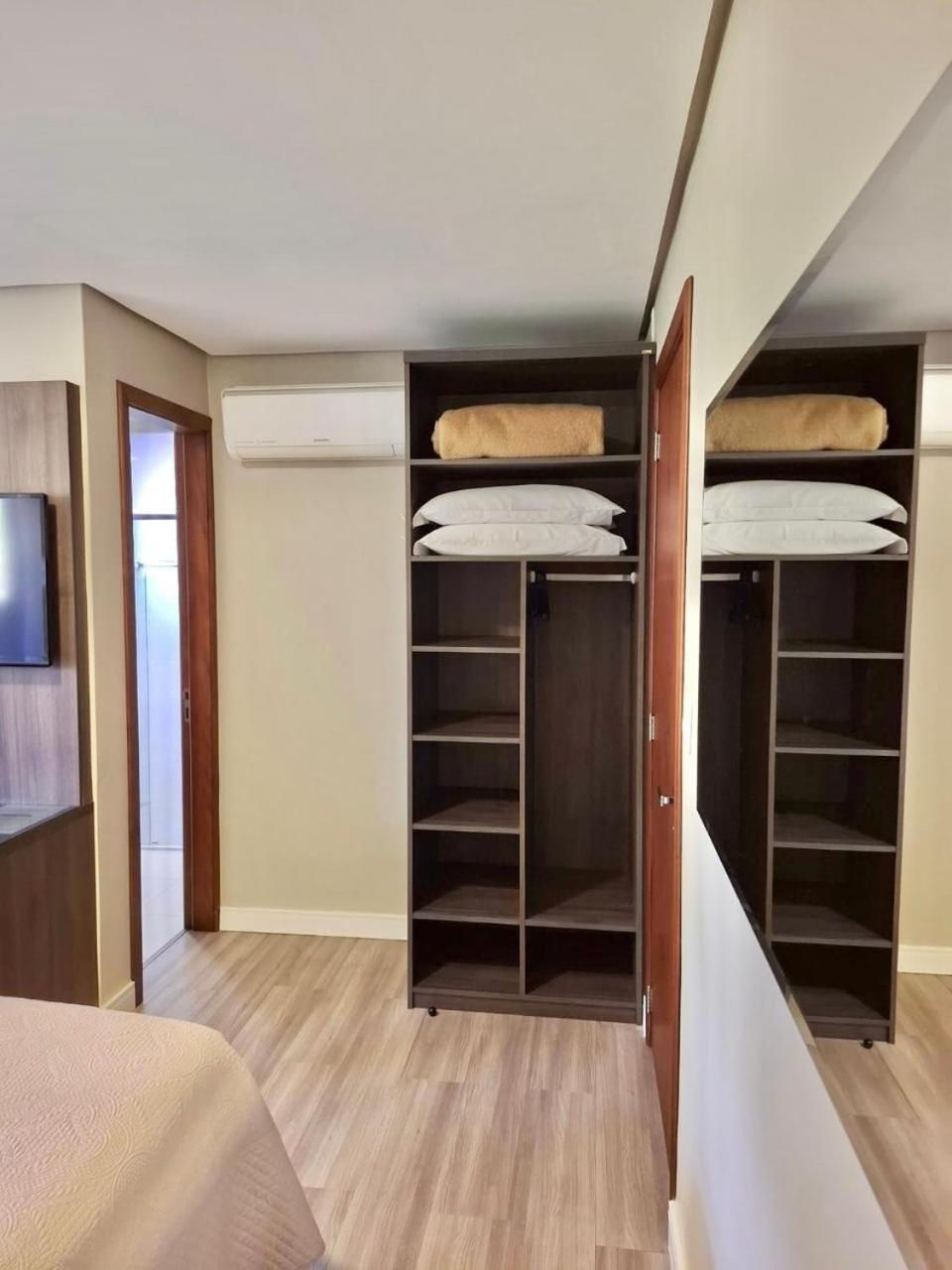 Residencial Jardim Dos Pinheiros 279 Apartment กาเนรา ภายนอก รูปภาพ